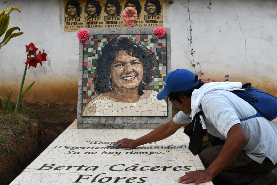 Convocan a tuitazo global en memoria de Berta Cáceres