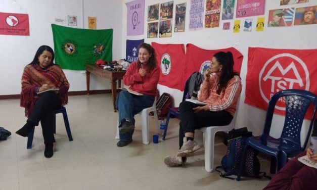 Mujeres realizan conversatorio sobre Feminismo e Internacionalismo