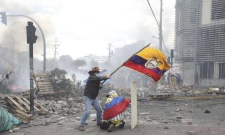 El pueblo ecuatoriano continúa el paro nacional