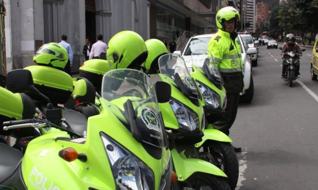 Entre aguaceros y corrupción policial