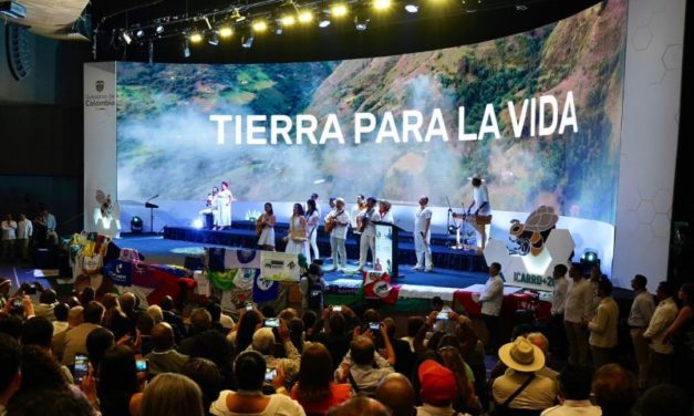 Movimiento campesino mundial debate en Colombia el futuro de la Reforma Agraria