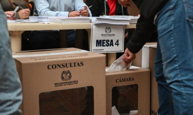 Preconteo ajustado y protestas marcan la jornada electoral en Colombia